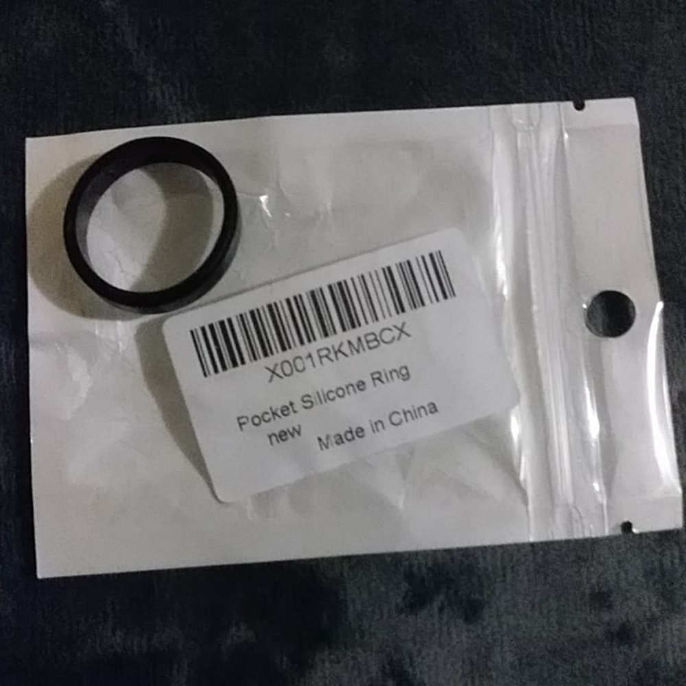 Pocket Silicone ring/Black size 13 free if bundled